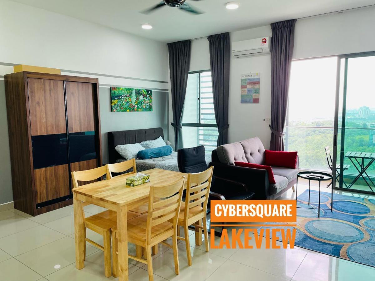 Cybersquare Lakeview With Netflix And Disney Hotstar Cyberjaya Dış mekan fotoğraf